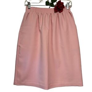 Pink Skirt Elastic waist W/ pockets approx 26” waist